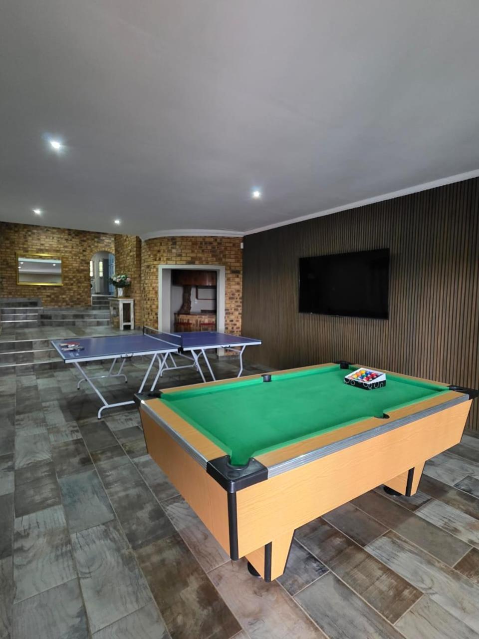 Rocky Mountain Holiday Home Хартбееспоорт Екстериор снимка